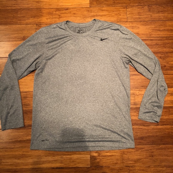 Nike Dri-Fit performance long sleeve - Picture 1 of 5